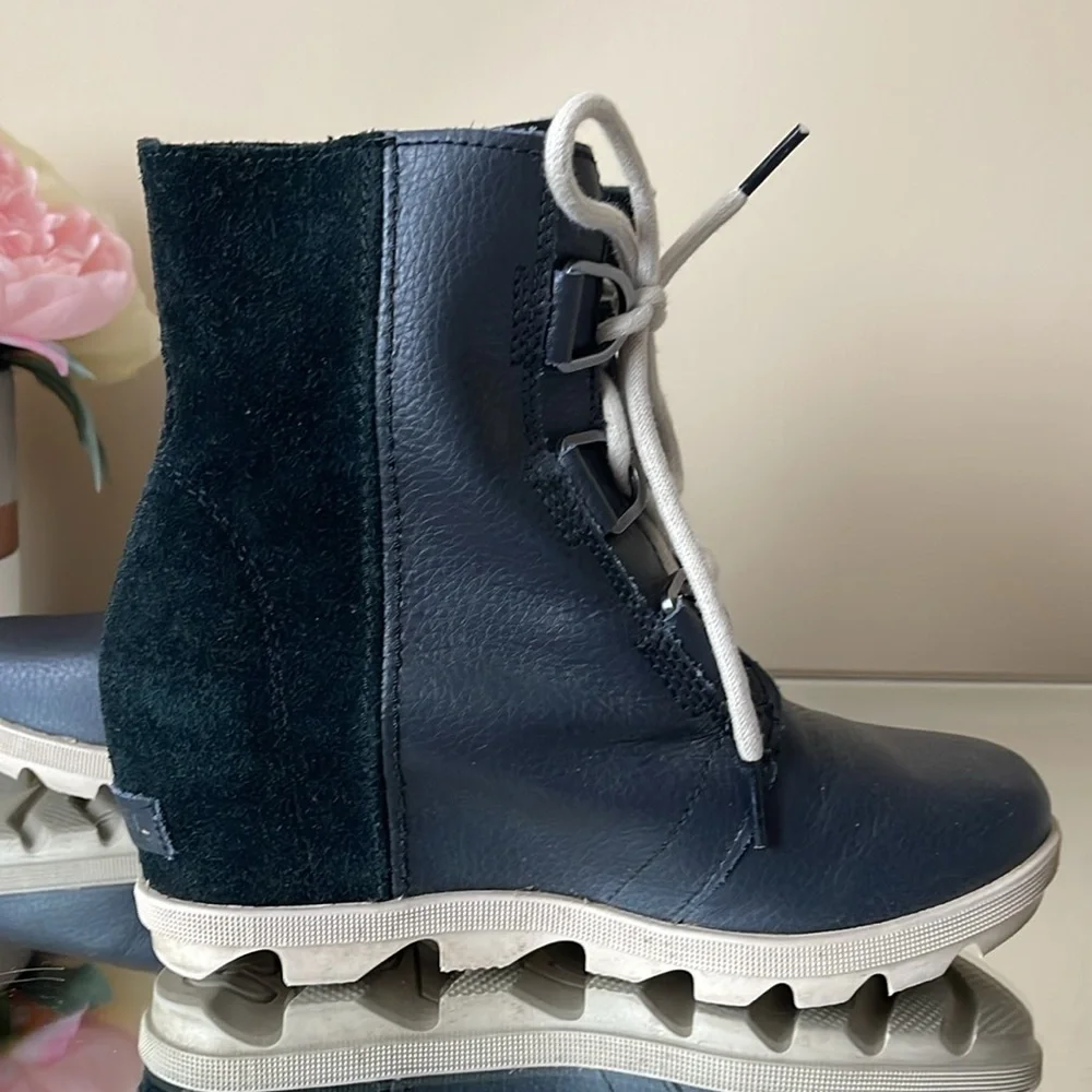 SOREL Joan of Artic Waterproof hidden heel Boots